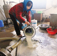 奶業(yè)困局，路在何方？