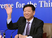 尹蔚民回應(yīng)熱點(diǎn)：就業(yè)、養(yǎng)老、延遲退休