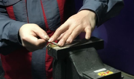 徒手配鑰匙、冰火焊鋼管……這些航天工匠們的超群技藝令人嘆服！