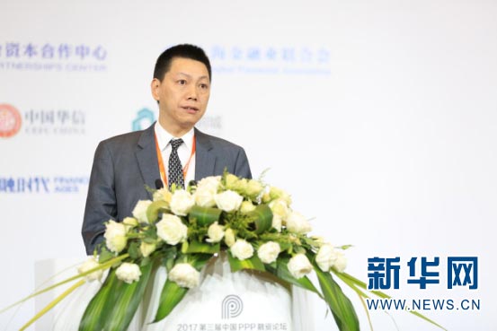 龍元建設(shè)集團(tuán)副董事長、總裁賴朝暉發(fā)表主旨演講