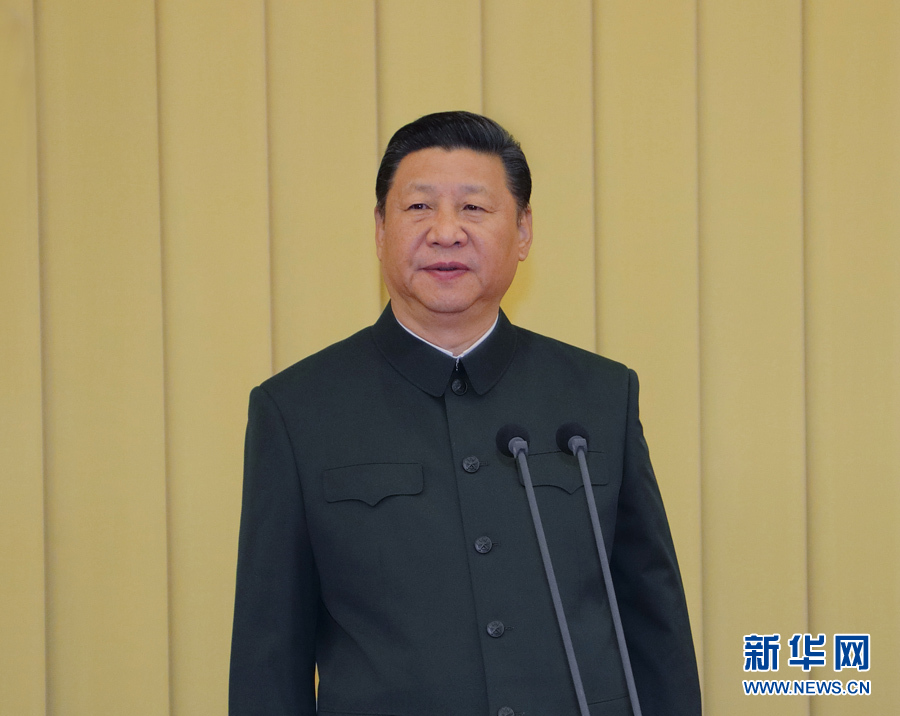 4月18日，中共中央總書記、國(guó)家主席、中央軍委主席習(xí)近平接見新調(diào)整組建軍級(jí)單位主官，并對(duì)各單位發(fā)布訓(xùn)令。這是習(xí)近平在發(fā)布訓(xùn)令。新華社記者 李剛 攝