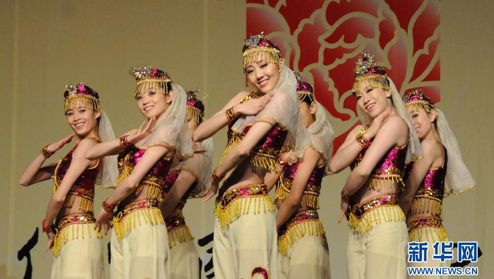 “四海同春”藝術團圓滿結(jié)束美加演出