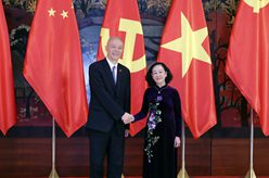 蔡奇同越共中央政治局委員、中央書(shū)記處常務(wù)書(shū)記張氏梅舉行會(huì)談