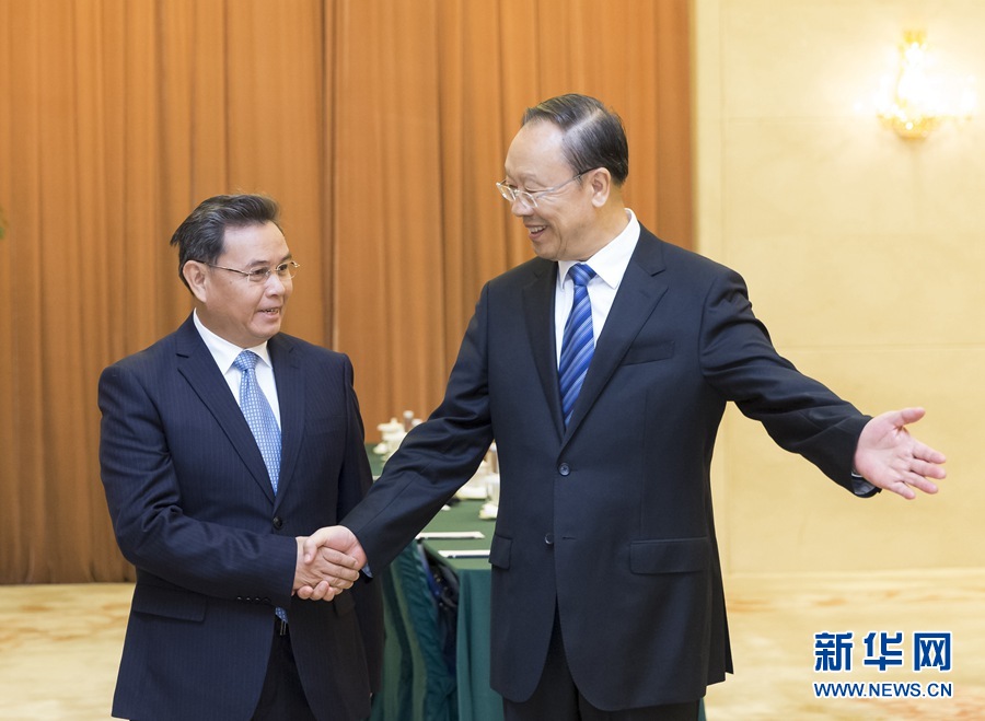 10月12日，中共中央書記處書記、全國政協(xié)副主席杜青林在北京會(huì)見來華訪問并出席“2016中國共產(chǎn)黨與世界對(duì)話會(huì)”的老撾人革黨中央政治局委員、建國陣線中央主席賽頌蓬·豐威漢率領(lǐng)的老撾人革黨代表團(tuán)?！⌒氯A社記者丁海濤攝