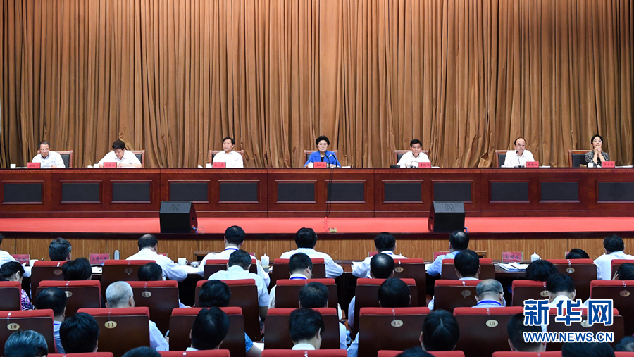 6月25日，全國民族團結進步創(chuàng)建經驗交流現場會在內蒙古興安盟召開，中共中央政治局委員、國務院副總理劉延東出席會議并講話。 新華社記者 陳曄華 攝