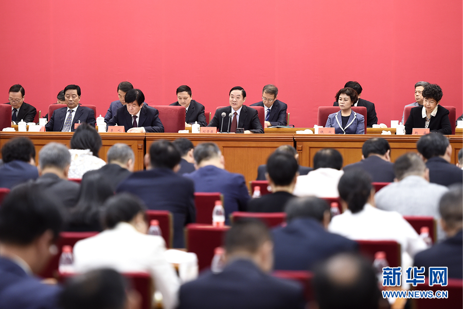 9月20日，中國(guó)電視藝術(shù)家協(xié)會(huì)第六次全國(guó)代表大會(huì)在北京召開(kāi)。中共中央政治局委員、中央書(shū)記處書(shū)記、中宣部部長(zhǎng)劉奇葆出席開(kāi)幕式并講話。新華社記者 燕雁 攝