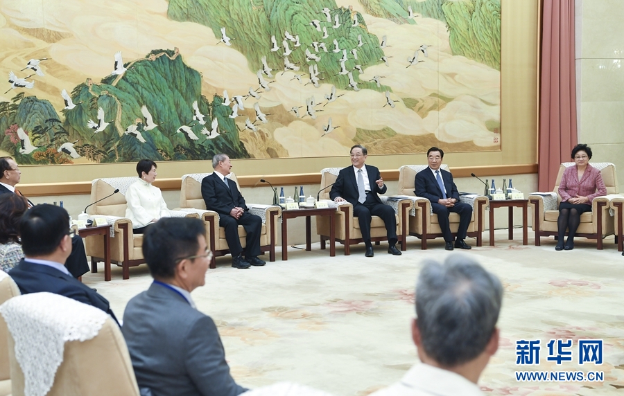 11月7日，全國(guó)政協(xié)主席俞正聲在北京會(huì)見(jiàn)饒穎奇率領(lǐng)的臺(tái)灣民意代表交流參訪團(tuán)。新華社記者張領(lǐng)攝