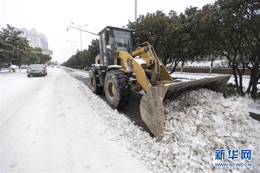（新華全媒頭條）（9）雨雪冰凍中，他們奮力前行——基層黨員干群抗擊冰雪災害紀實