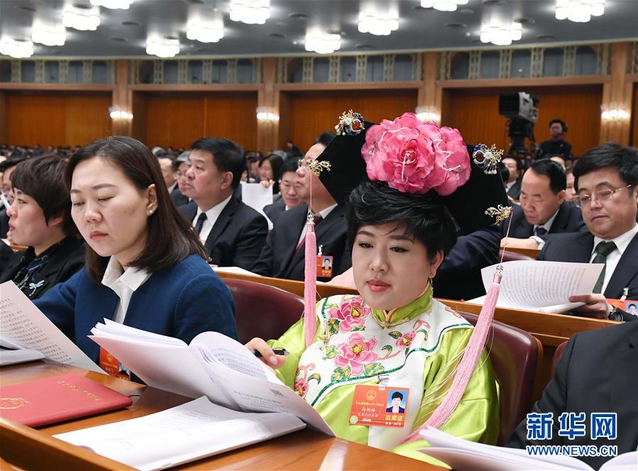 （兩會(huì)·基層代表履職故事）（1）全國(guó)人大代表孫艷玲：做好非遺事業(yè)，讓古老技藝活起來