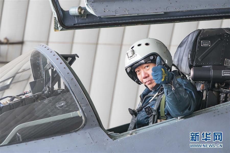 （新華全媒頭條·圖文互動）（4）戰(zhàn)鷹，為祖國奮飛——記空軍航空兵某旅旅長、特級飛行員郝井文
