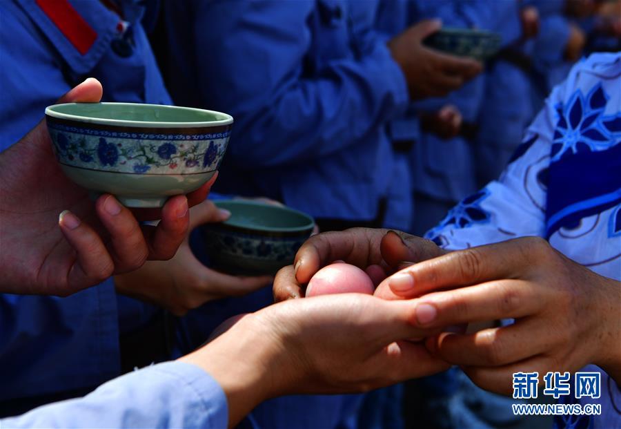 （新華全媒頭條·不忘初心、牢記使命——記者再走長征路·圖文互動）（4）風(fēng)展紅旗如畫——來自長征出發(fā)地長汀、寧化的紅色信仰報告 