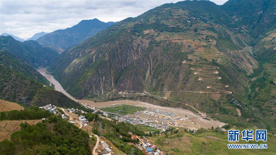 （直過民族脫貧攻堅(jiān)·圖文互動(dòng)）（3）下山！傈僳群眾開啟新生活