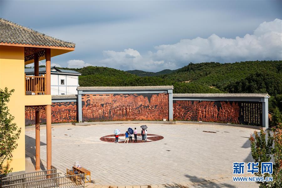 （新華全媒頭條·壯麗70年·奮斗新時(shí)代——記者再走長(zhǎng)征路·圖文互動(dòng)）（2）前進(jìn)，向著光明的方向——尋訪(fǎng)金沙江畔紅色印記