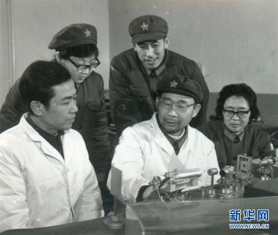 （愛國情 奮斗者·圖文互動）（1）永不停轉(zhuǎn)的“陀螺”——追記中國工程院院士、國防科技大學(xué)教授高伯龍