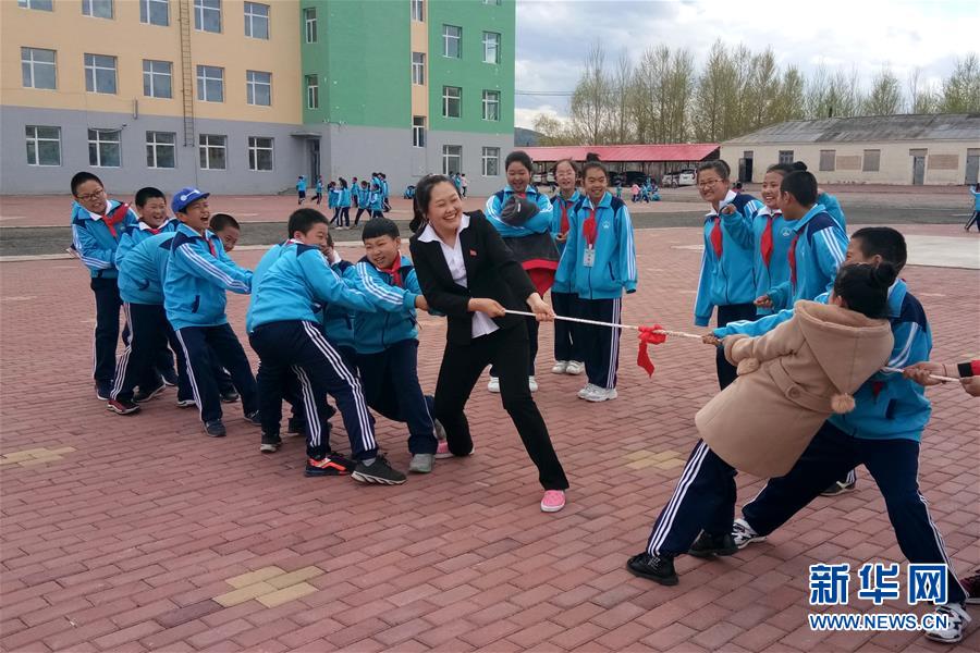 （不忘初心、牢記使命·圖文互動）（3）鄉(xiāng)村教師袁艷敏：點亮山區(qū)孩子的夢