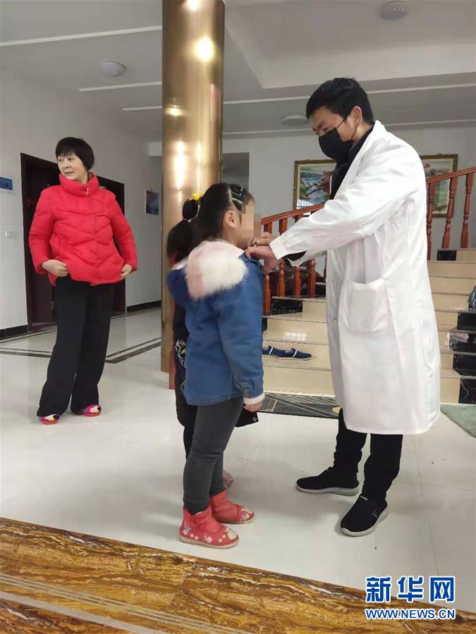 （聚焦疫情防控·圖文互動(dòng)）（3）從武漢返鄉(xiāng)的一家人：“鄰里情割不斷，自行隔離是義務(wù)”