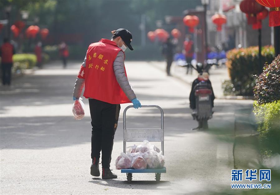 （新華全媒頭條·圖文互動）（11）一鼓作氣，不勝不休！——寫在疫情防控阻擊戰(zhàn)的關(guān)鍵時刻