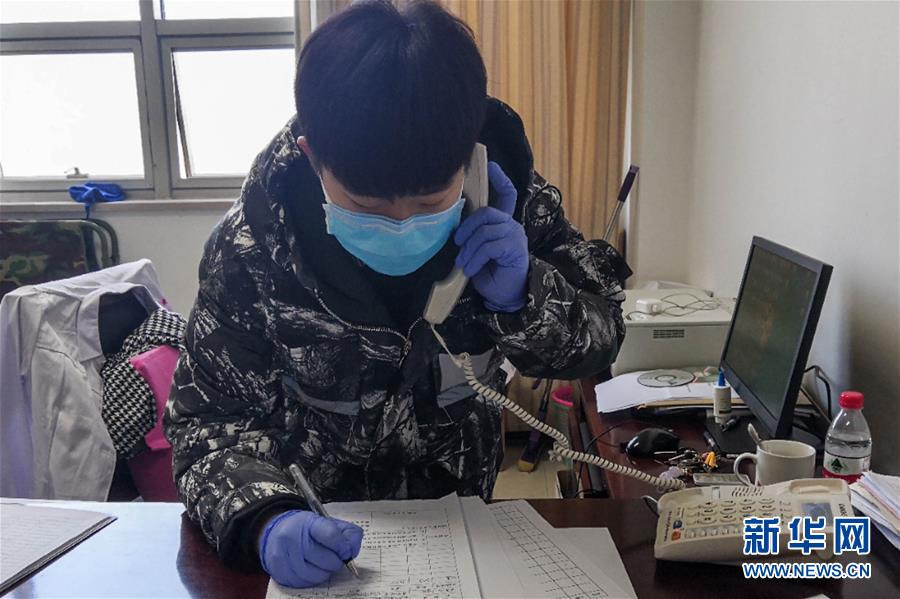 （一線抗疫群英譜·圖文互動(dòng)）（2）大學(xué)生志愿者譚藝西：在武漢，我和媽媽共戰(zhàn)“疫”