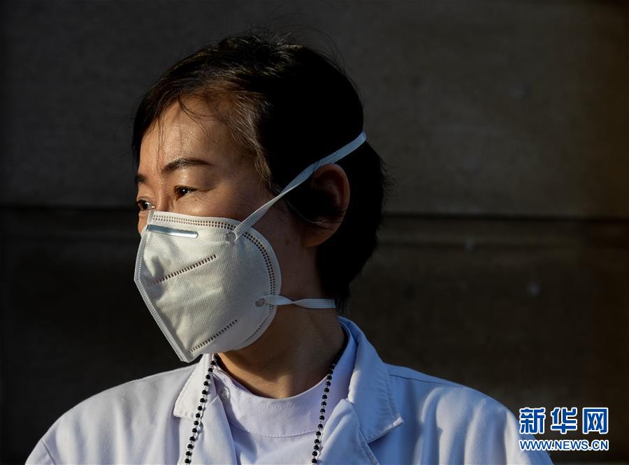 （聚焦疫情防控·圖文互動）（15）分秒必爭！一切為了治病救人——中國抗疫生命至上的生動實(shí)踐