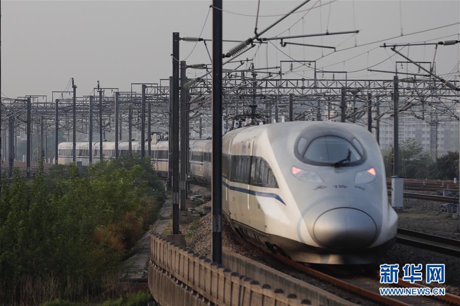 （新華全媒頭條·圖文互動）（1）這個春天，追尋奮斗者的腳步——寫在2020年“五一”國際勞動節(jié)到來之際
