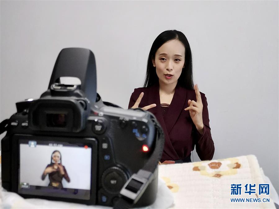 （在習(xí)近平新時(shí)代中國特色社會主義思想指引下——新時(shí)代新作為新篇章·習(xí)近平總書記關(guān)切事·圖文互動(dòng)）（4）增強(qiáng)困難群眾對疫情影響的抵抗力