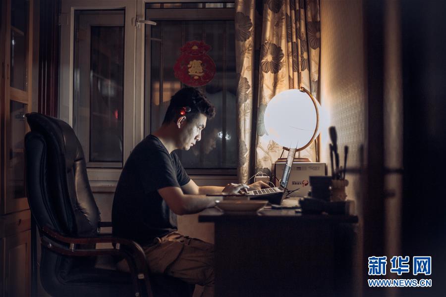 （在習(xí)近平新時(shí)代中國特色社會主義思想指引下——新時(shí)代新作為新篇章·習(xí)近平總書記關(guān)切事·圖文互動(dòng)）（5）增強(qiáng)困難群眾對疫情影響的抵抗力