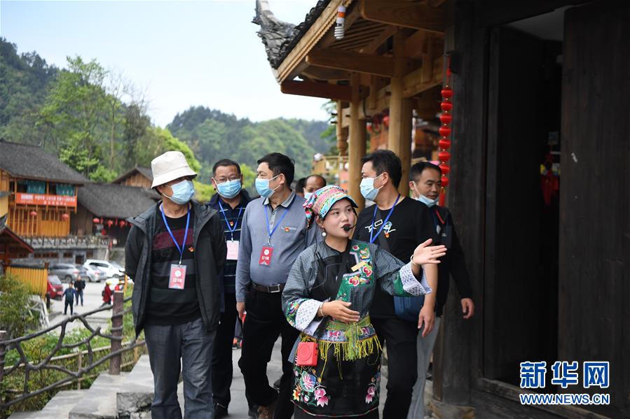 （新華全媒頭條·圖文互動）（8）初夏，循著總書記的腳步探訪產(chǎn)業(yè)扶貧新事