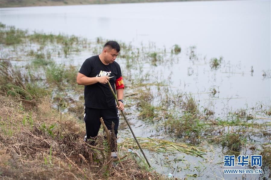 （防汛抗洪·圖文互動(dòng)）（2）在大堤上成長(zhǎng)，為人民守護(hù)——洪水中的青年“生力軍”