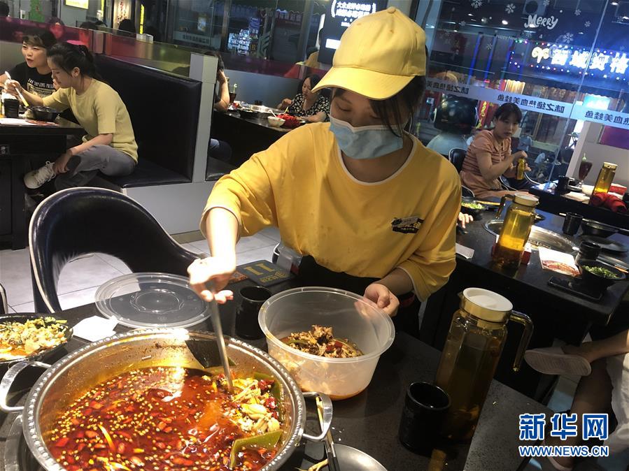 （在習(xí)近平新時(shí)代中國(guó)特色社會(huì)主義思想指引下——新時(shí)代新作為新篇章·習(xí)近平總書(shū)記關(guān)切事·圖文互動(dòng)）（1）珍惜盤(pán)中餐，狠剎浪費(fèi)風(fēng)——各地積極行動(dòng)堅(jiān)決制止餐飲浪費(fèi)