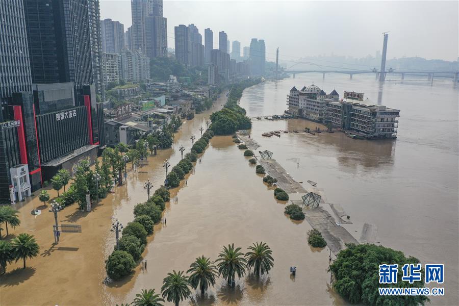 （防汛抗洪·圖文互動）（10）救援，在被洪水漫過的街巷之間——直擊重慶長江、嘉陵江抗洪一線