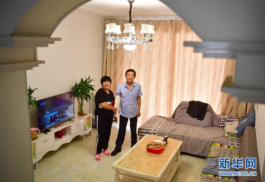 （走向我們的小康生活·圖文互動(dòng)）（2）“樓上過日子，樓下賺票子”——來自陜西安康的易地扶貧搬遷一線觀察