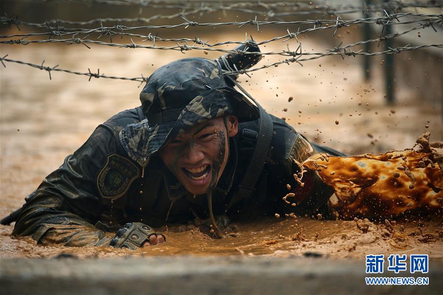 （在習(xí)近平強(qiáng)軍思想指引下·我們?cè)趹?zhàn)位報(bào)告·圖文互動(dòng)）（2）駐澳門部隊(duì)：濠江之畔，最可愛的人