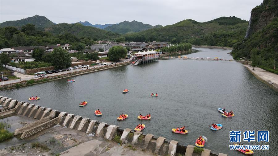（新華全媒頭條·走向我們的小康生活·圖文互動）（3）長城腳下，小康村串成“珍珠鏈”