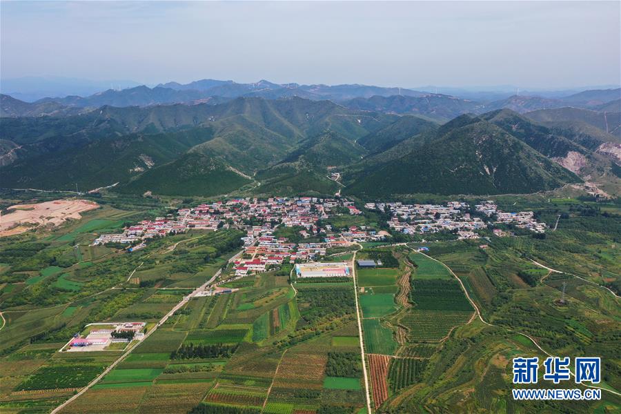 （新華全媒頭條·走向我們的小康生活·圖文互動）（13）長城腳下，小康村串成“珍珠鏈”