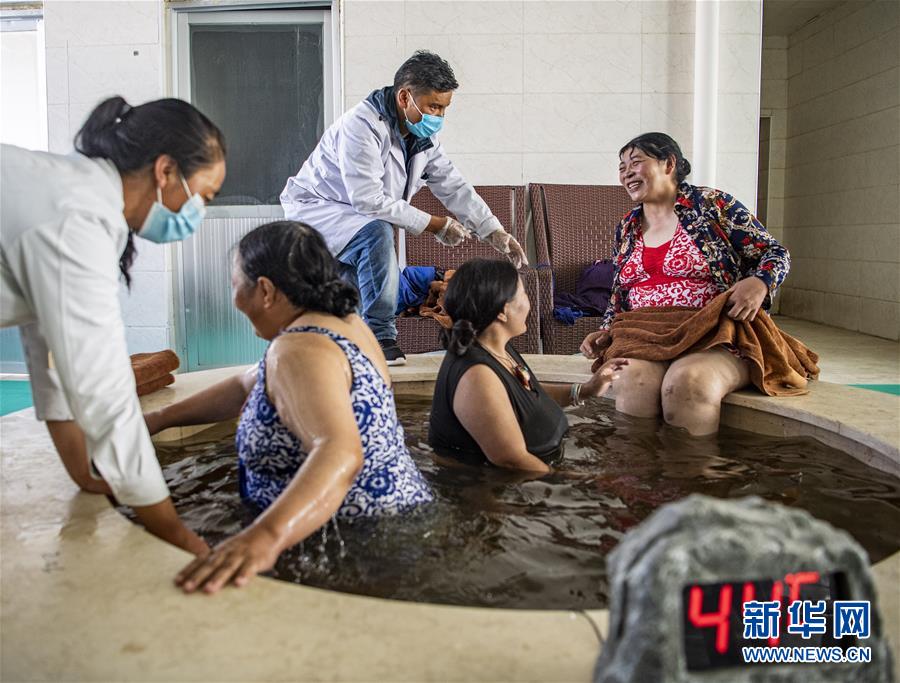 （新華全媒頭條·走向我們的小康生活·圖文互動）（10）扎西德勒，我們的新家園——西藏易地扶貧搬遷搬出幸福美好新生活