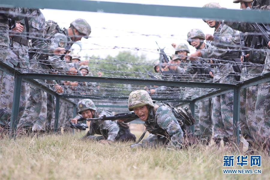 （在習(xí)近平強(qiáng)軍思想指引下·我們在戰(zhàn)位報(bào)告·圖文互動）（3）千里移防，鐵心跟黨走——南部戰(zhàn)區(qū)陸軍第75集團(tuán)軍某紅軍旅政治建軍、練兵備戰(zhàn)記事