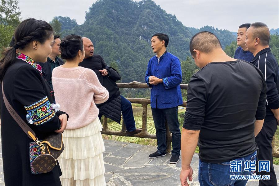（在習(xí)近平新時(shí)代中國特色社會(huì)主義思想指引下——新時(shí)代新作為新篇章·習(xí)近平總書記關(guān)切事·圖文互動(dòng)）（1）精準(zhǔn)扶貧7年，十八洞村“長”出10余種新職業(yè)