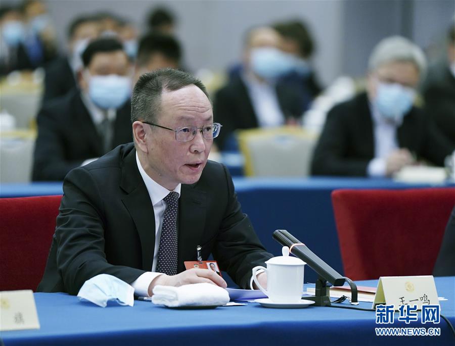 （新華全媒頭條·圖文互動）（7）從人民中汲取磅礴力量——習(xí)近平總書記同出席2020年全國兩會人大代表、政協(xié)委員共商國是紀實