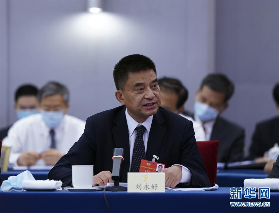 （新華全媒頭條·圖文互動）（10）從人民中汲取磅礴力量——習(xí)近平總書記同出席2020年全國兩會人大代表、政協(xié)委員共商國是紀實
