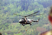 空軍首次向地震災(zāi)區(qū)進(jìn)行大規(guī)?？胀? /></a></td>
</tr>
<tr>
<td height=