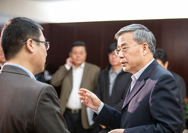 讓銀行業(yè)金融機(jī)構(gòu)愿意做、能夠做、也會(huì)做民營(yíng)企業(yè)業(yè)務(wù)