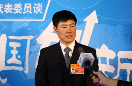 “我們要進(jìn)行自貿(mào)區(qū)的體制機(jī)制的創(chuàng)新，也就是先行先試的一些實驗。”
