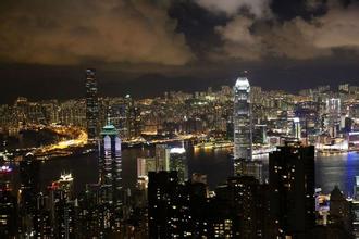 中央對香港行政長官是有標準的，是一貫的