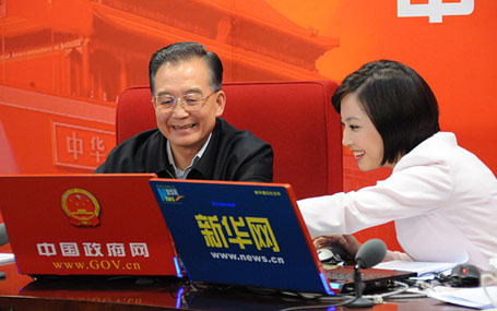 [回顧]2009年溫家寶總理接受中國(guó)政府網(wǎng)、新華網(wǎng)專訪