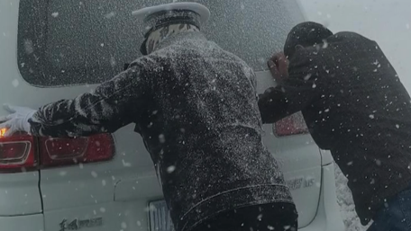 “冰雕”交警找到了！致敬戰(zhàn)斗在抗風(fēng)雪一線的交警