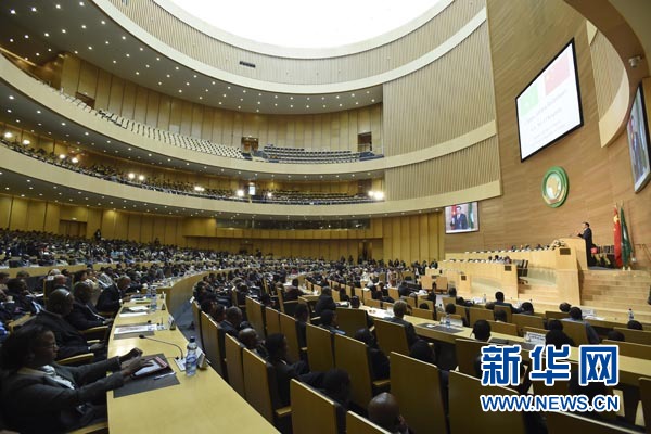 5月5日，中國國務(wù)院總理李克強在位于亞的斯亞貝巴的非洲聯(lián)盟總部發(fā)表題為《開創(chuàng)中非合作更加美好的未來》的演講。 新華社記者 李學(xué)仁 攝 