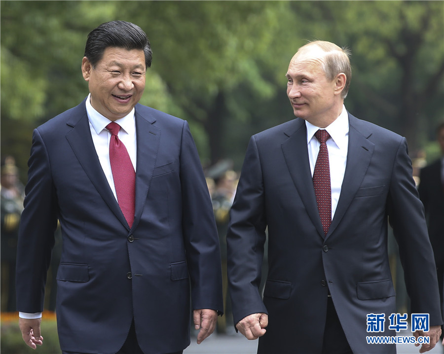 這是會談前，習(xí)近平在上海西郊會議中心廣場為普京舉行歡迎儀式。新華社記者 蘭紅光 攝 