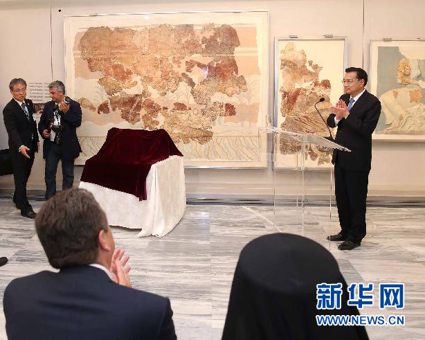 6月21日，國務(wù)院總理李克強與希臘總理薩馬拉斯共同出席希臘伊拉克利翁博物館新館開館儀式并發(fā)表講話。 新華社記者 龐興雷 攝 