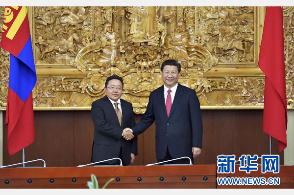 8月21日，國(guó)家主席習(xí)近平在烏蘭巴托同蒙古國(guó)總統(tǒng)額勒貝格道爾吉舉行會(huì)談。 新華社記者 李濤 攝 