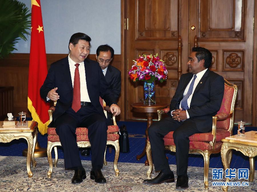 9月15日，國(guó)家主席習(xí)近平同馬爾代夫總統(tǒng)亞明在馬累舉行會(huì)談。新華社記者 鞠鵬 攝
